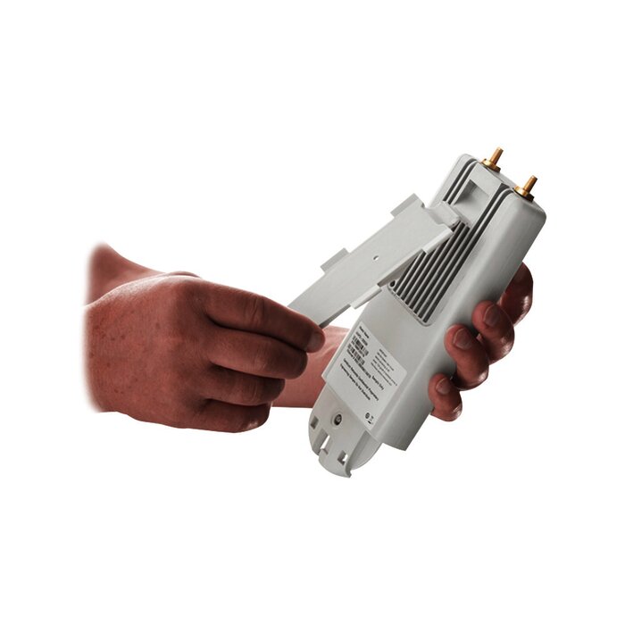 Adaptador para montar radios Cambium ePMP5-C, ePMP5-GPS y ePMP5GL en antenas Ubiquiti y sectoriales Carrier Class RF Elements