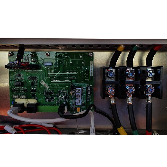 Inversor para interconexión a la red (grid tie) de cadena de 50 kW /480 Vca conexión trifásica.