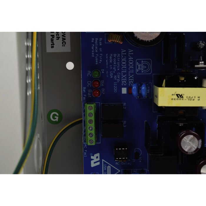 Fuente de Alimentación con capacidad de respaldo de 12 Vcd @ 4 A ó 24 Vcd @ 3A.