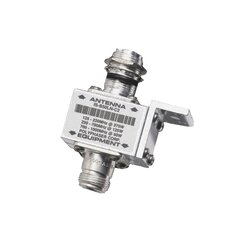 Protector RF Coaxial Para 125 - 1000 MHz de Ceja Frontal y Conectores N Hembra en Ambos Lados