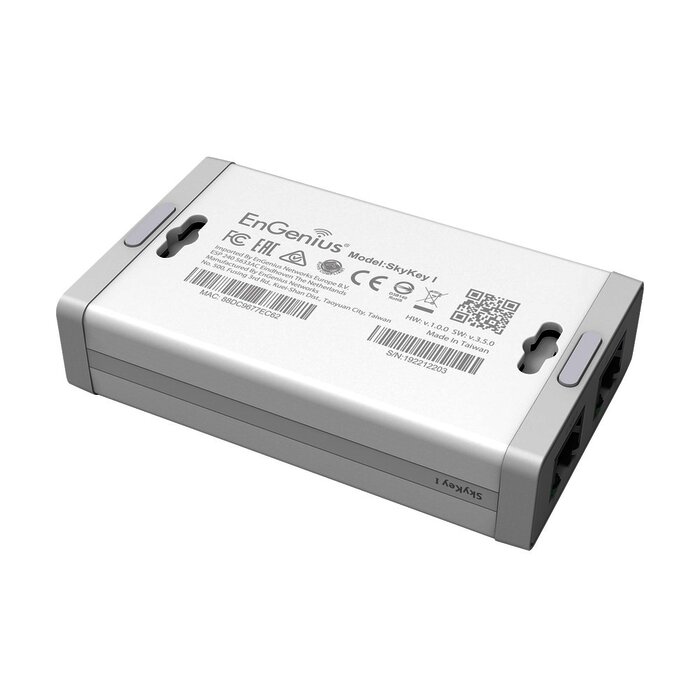 Controlador de red local con gestión en la nube/ Soporta hasta 100 puntos de Acceso EnGenius/ Soporta PoE 802.3 af/ Plataforma ezMaster integrada
