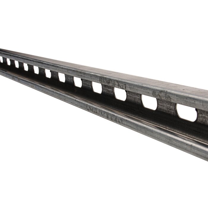 Unicanal perforado 4x2, 3000 mm, con acabado Electro Zinc