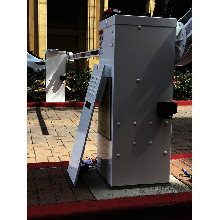 Barrera Vehicular / Uso Intensivo Continuo / Compatible con Mástil de hasta 14 ft / 4.26 m (No incluido) / Bajo mantenimiento / Garantia 5 años